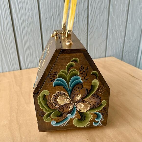 Vintage 1977 Hand-Painted Folk Art Box Purse w/ Lucite Handle – Signed R.Y.R.K. - Picture 2 of 14